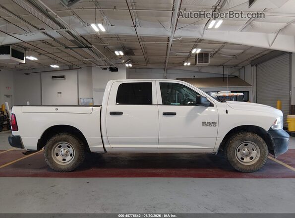 1C6RR7KG0JS133483 2018 RAM 1500 White Սալոնի հետևի տեսք