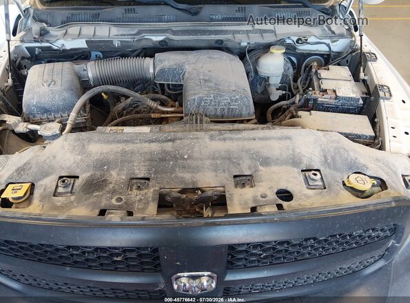 1C6RR7KG0JS133483 2018 RAM 1500 White Հետևի տեսք