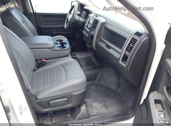 1C6RR7KG0JS300506 2018 RAM 1500 White Սալոնի դիմացի տեսք
