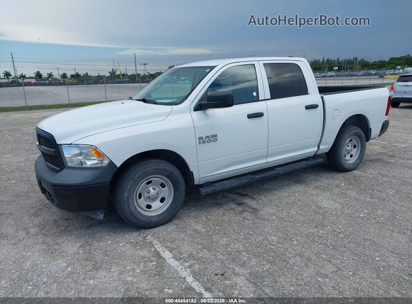 1C6RR7KG0JS300506 2018 RAM 1500 White Առջևի ձախ երեք քառորդ տեսարան