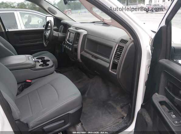 1C6RR7KG1GS339873 2016 RAM 1500 Белый Вид салона спереди