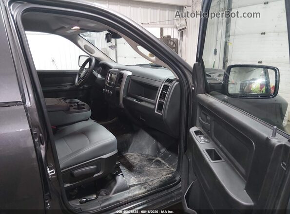 1C6RR7KG1GS390466 2016 RAM 1500 Серый Вид салона спереди