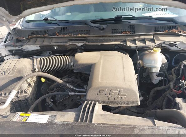 1C6RR7KG2GS339820 2016 RAM 1500 Белый Вид сзади