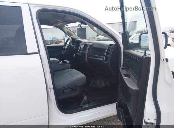 1C6RR7KG2JS315864 2018 RAM 1500 White Front interior view