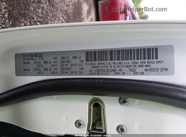 1C6RR7KG2JS319008 2018 RAM 1500 White Շարժիչի բաժամունքի տեսք