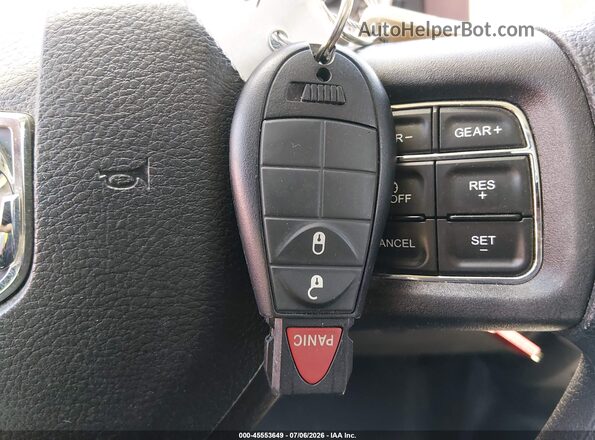 1C6RR7KG3GS341771 2016 RAM 1500 Silver Vista del salpicadero