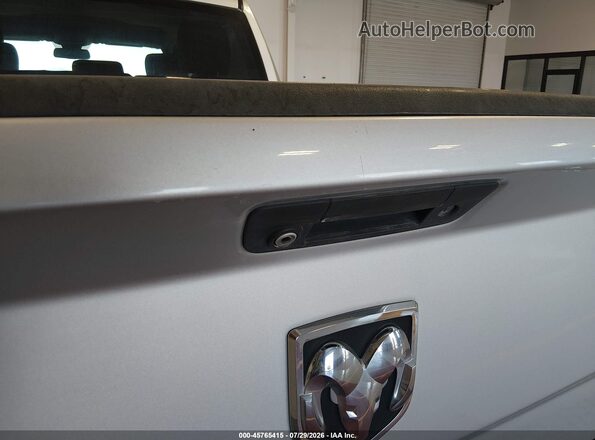 1C6RR7KG4GS348891 2016 RAM 1500 Silver Вид щитка приладів