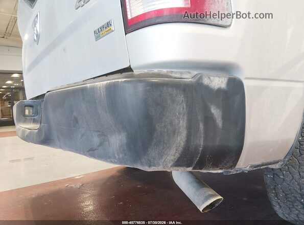1C6RR7KG4HS776641 2017 RAM 1500 Silver Rear interior view