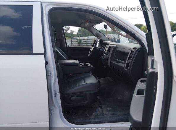 1C6RR7KG4JS315848 2018 RAM 1500 White Widok wnętrza z przodu