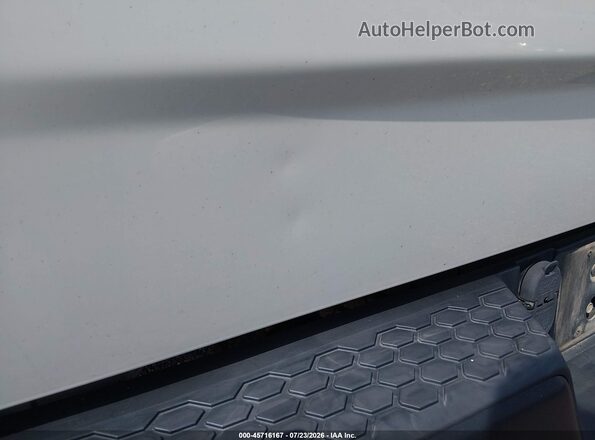 1C6RR7KG4JS315848 2018 RAM 1500 White Widok zestawu wskaźników