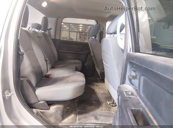 1C6RR7KG4KS645457 2019 RAM 1500 CLASSIC Silver VIN կոդի պիտակի տեսք