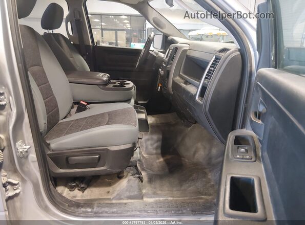 1C6RR7KG4KS645457 2019 RAM 1500 CLASSIC Silver Սալոնի դիմացի տեսք