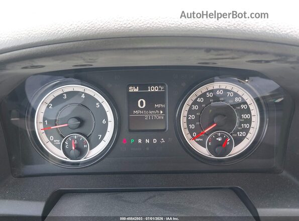 1C6RR7KG5JS181433 2018 RAM 1500 Белый Вид задних сидений