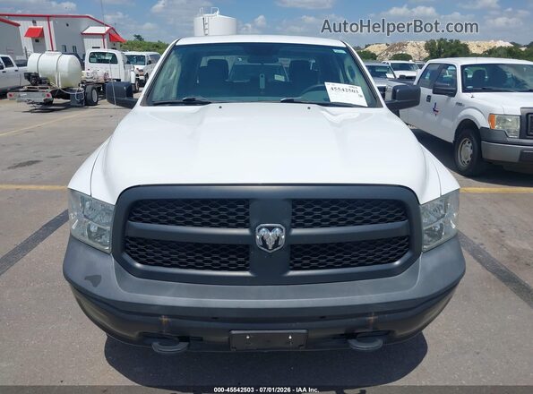 1C6RR7KG5JS181433 2018 RAM 1500 Белый Вид щитка приборов