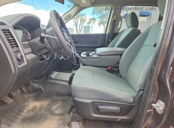 1C6RR7KG7HS599079 2017 RAM 1500 Серый Вид салона спереди