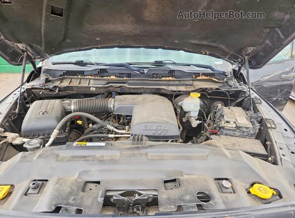 1C6RR7KG7HS599079 2017 RAM 1500 Серый Вид задней части салона