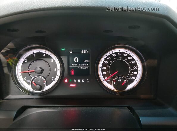 1C6RR7KG7JS300499 2018 RAM 1500 White Вид задніх сидінь