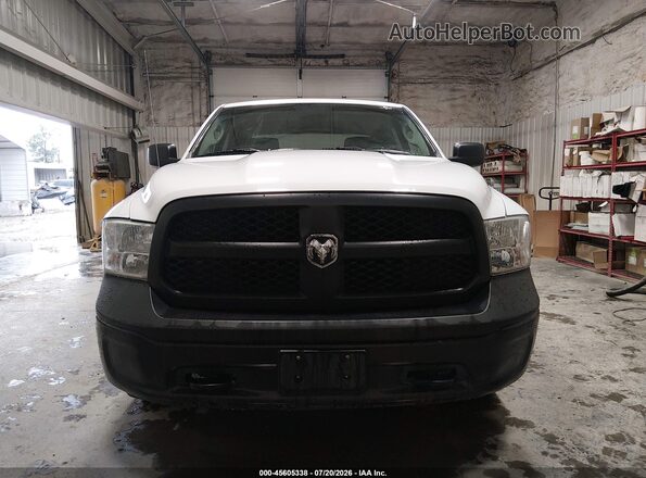 1C6RR7KG7JS300499 2018 RAM 1500 White Вид щитка приладів