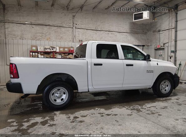 1C6RR7KG7JS300499 2018 RAM 1500 White Вид задньої частини салону