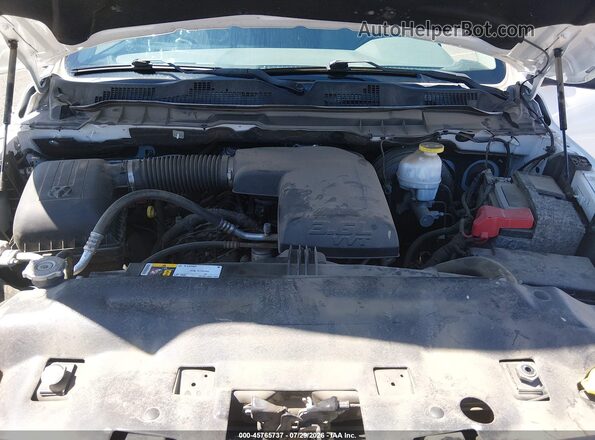1C6RR7KG7JS306593 2018 RAM 1500 Белый Вид сзади