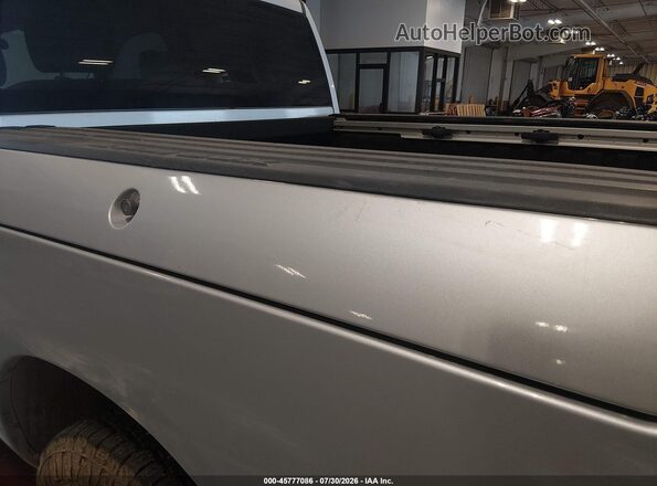 1C6RR7KG9JS144174 2018 RAM 1500 Silver Вид спереду