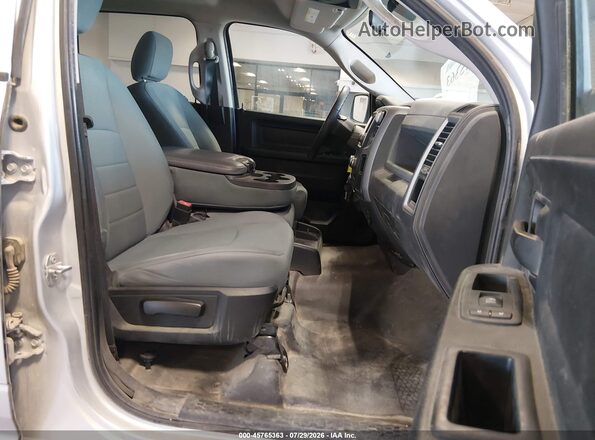 1C6RR7KGXJS154227 2018 RAM 1500 Silver Front interior view