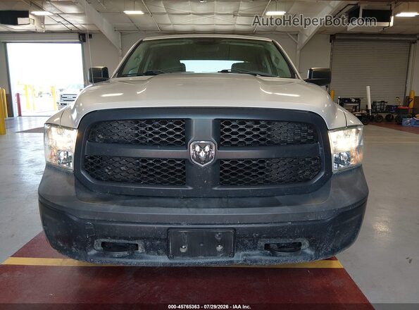 1C6RR7KGXJS154227 2018 RAM 1500 Silver 360 interior view