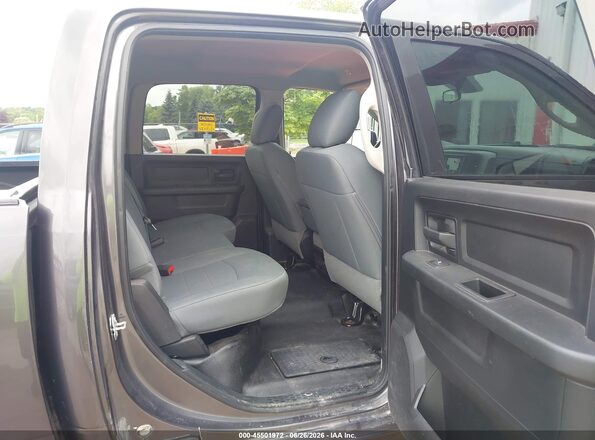 1C6RR7KGXJS306734 2018 RAM 1500 Gray Vista de la etiqueta del VIN