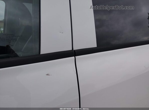 1C6RR7KGXJS319001 2018 RAM 1500 White Front view