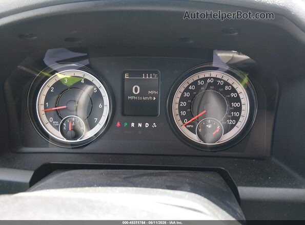 1C6RR7KGXLS153453 2020 RAM 1500 CLASSIC Gray Widok tylnych siedzeń