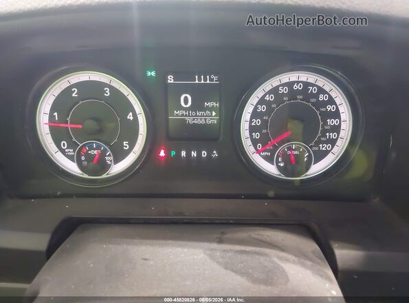 1C6RR7KM3HS763577 2017 RAM 1500 White Widok tylnych siedzeń