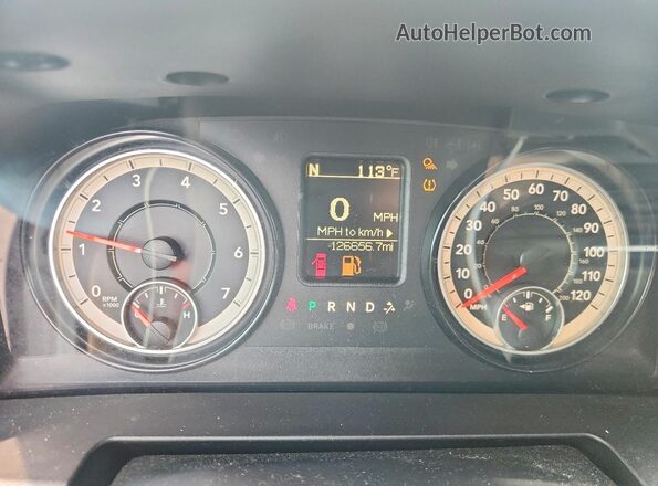 1C6RR7KT0JS314418 2018 RAM 1500 White Вид щитка приладів
