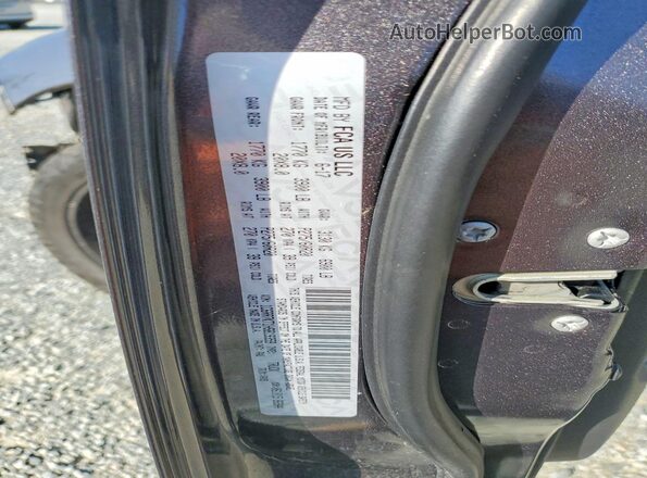 1C6RR7KT1HS819359 2017 RAM 1500 Charcoal Widok komory silnika