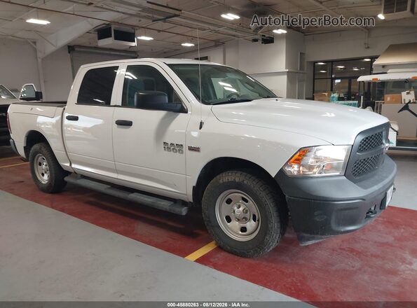 1C6RR7KT4JS318939 2018 RAM 1500 White Widok wnętrza 360 stopni