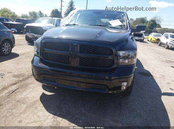 1C6RR7LG0JS260376 2018 RAM 1500 Черный Вид щитка приборов