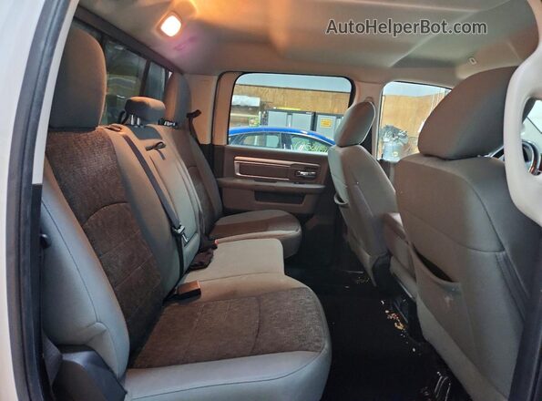 1C6RR7LG1HS829178 2017 RAM 1500 White Vista de los asientos traseros