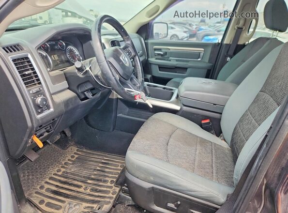 1C6RR7LG3JS222706 2018 RAM 1500 Gray Front interior view