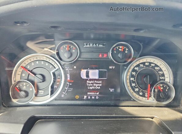 1C6RR7LG4HS621019 2017 RAM 1500 Black Widok zestawu wskaźników