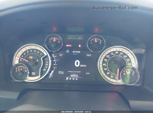 1C6RR7LG4JS260266 2018 RAM 1500 Black Widok tylnych siedzeń