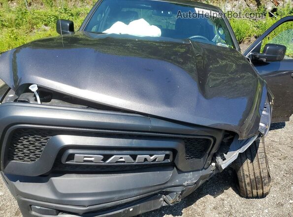 1C6RR7LG9RS155377 2024 RAM 1500 Black Widok wnętrza z tyłu