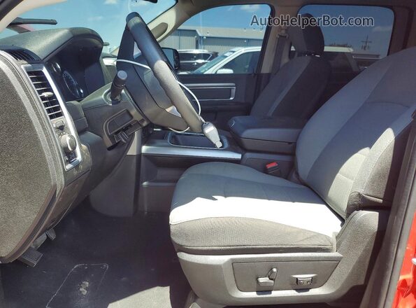 1C6RR7LGXPS566235 2023 RAM 1500 Red წინა სალონის ხედი