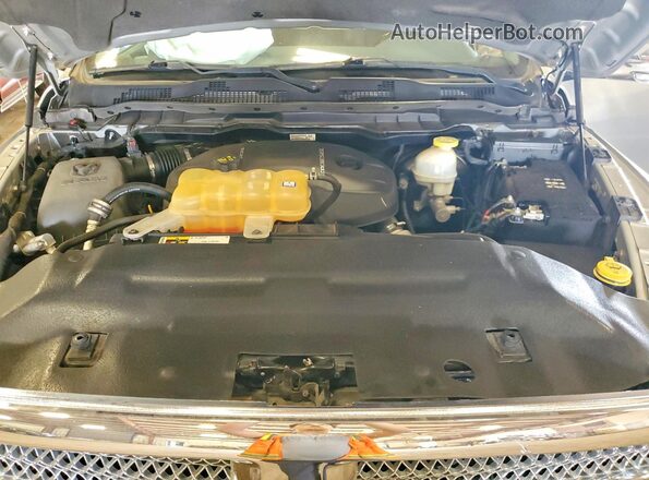 1C6RR7LM0HS880645 2017 RAM 1500 Silver Widok wnętrza z tyłu