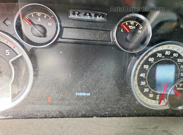 1C6RR7LM0JS244166 2018 RAM 1500 Черный Вид щитка приборов