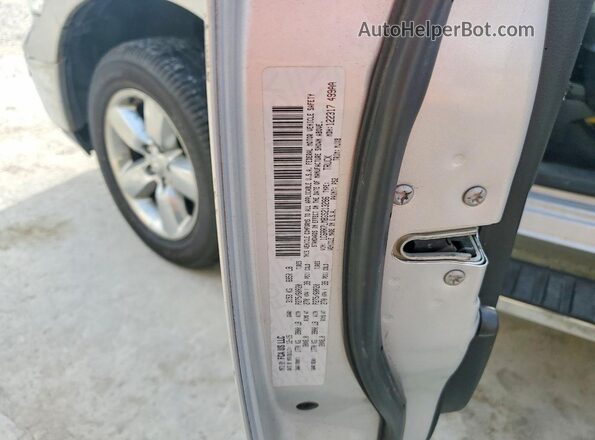 1C6RR7LM8GS213286 2016 RAM 1500 Silver Vista del compartimento del motor