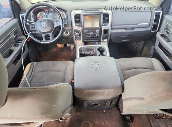 1C6RR7LT0HS691971 2017 RAM 1500 Burgundy Widok deski rozdzielczej