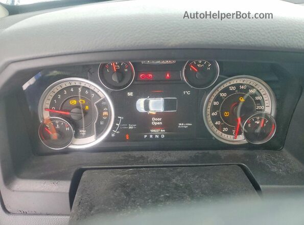 1C6RR7LT2JS101839 2018 RAM 1500 Blue Instrument cluster view