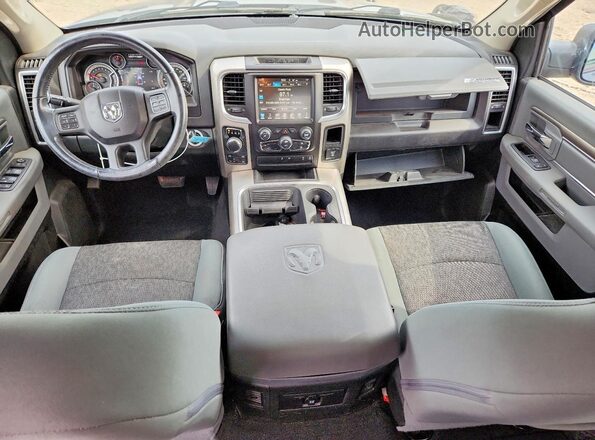 1C6RR7LT3HS830247 2017 RAM 1500 Blue Widok deski rozdzielczej