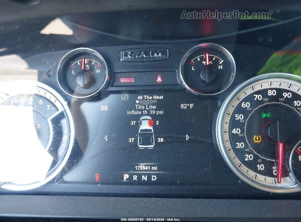 1C6RR7LT3HS844102 2017 RAM 1500 Gray Vista de los asientos traseros