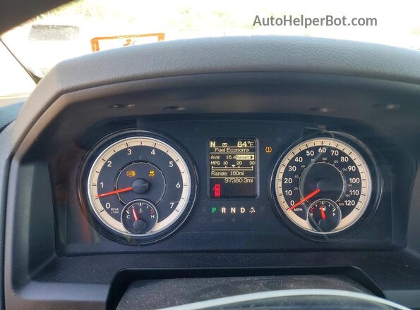 1C6RR7LT3JS300401 2018 RAM 1500 White Instrument cluster view