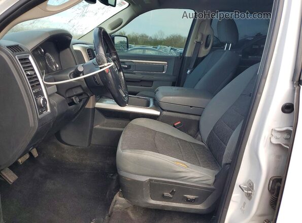 1C6RR7LT5HS834798 2017 RAM 1500 White Widok wnętrza z przodu